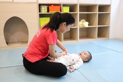 精準(zhǔn)回應(yīng)社會需求，紐諾教育率先推出1歲以下托嬰服務(wù)，完善嬰幼兒照護(hù)體系